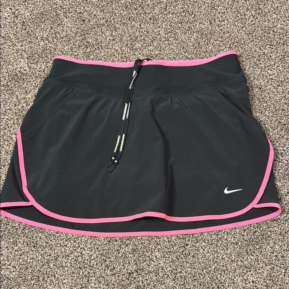 Nike Women's Black and Pink Athletic Skort